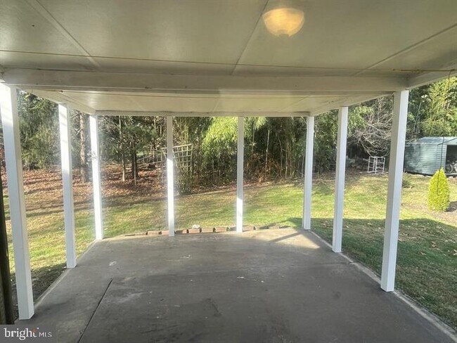 Building Photo - 13008 Woodburn Dr