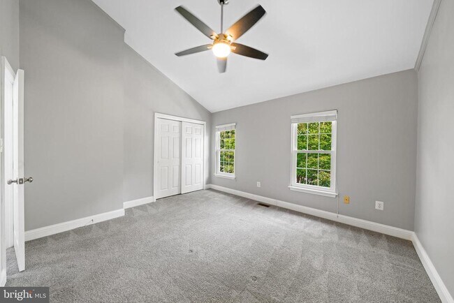 Building Photo - 18613 Village Fountain Dr