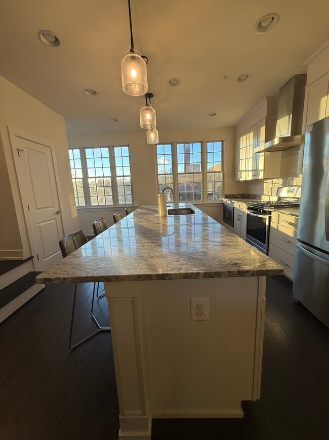 Building Photo - 3109 Elm Ave