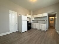 Building Photo - 2901 S 43rd St