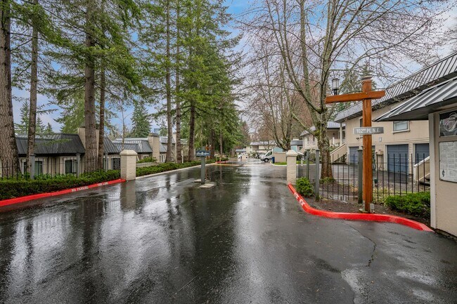 Building Photo - 2Bd/2Ba Bellevue Condo
