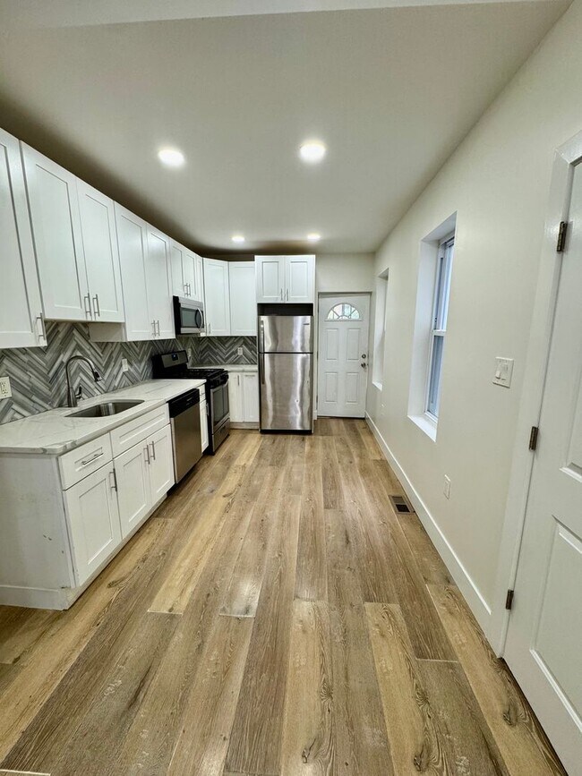 Building Photo - Recently Renovated Home in One of Philadel...