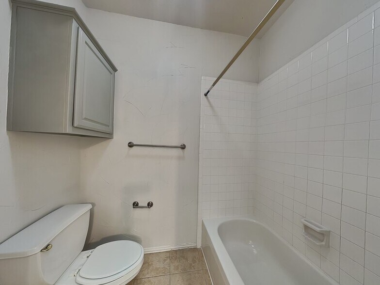 Building Photo - 1505 Court Meadow Dr