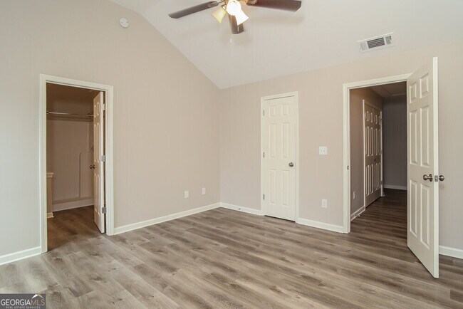 Building Photo - 307 Hidden Creek Ln