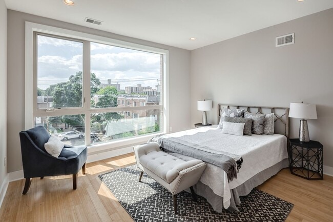 Building Photo - Northern Liberties 4 Bedroom Townhome