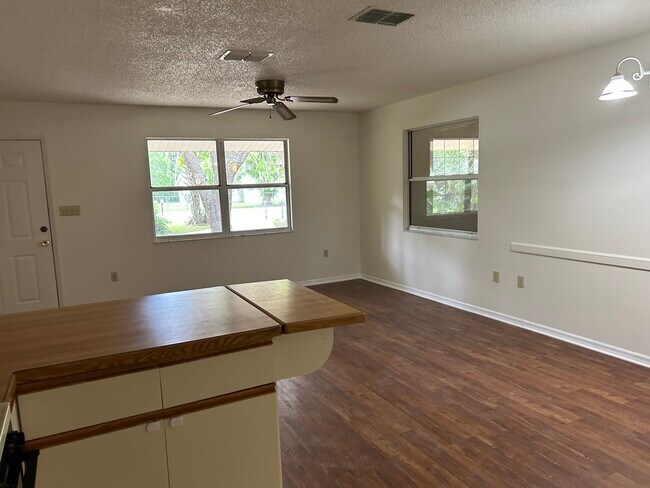 Building Photo - 110 Park St