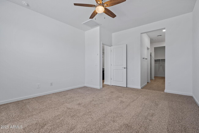 Building Photo - 16006 W Cottontail Ln