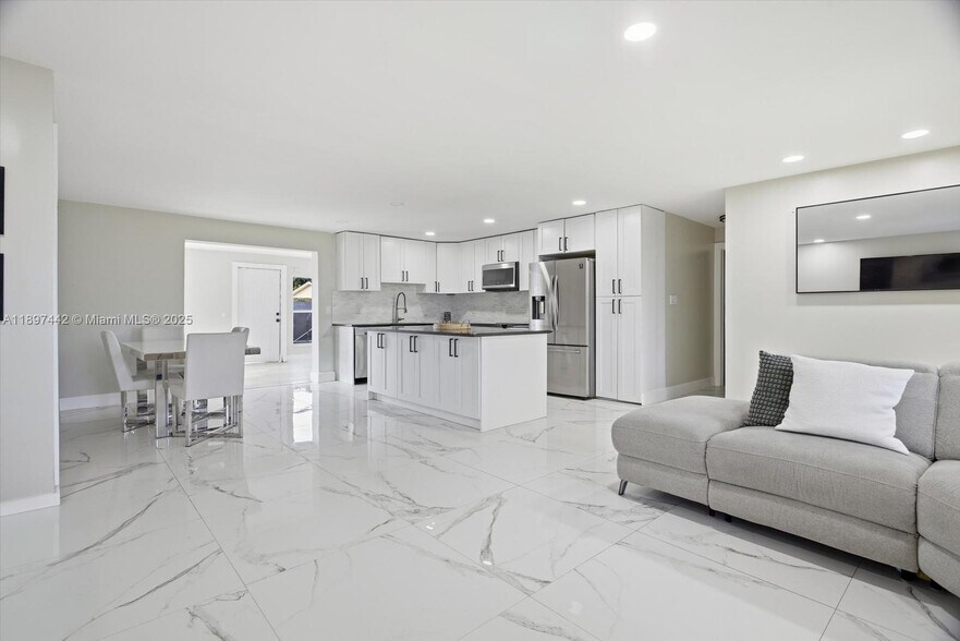 Building Photo - 6948 NW 8th Ct