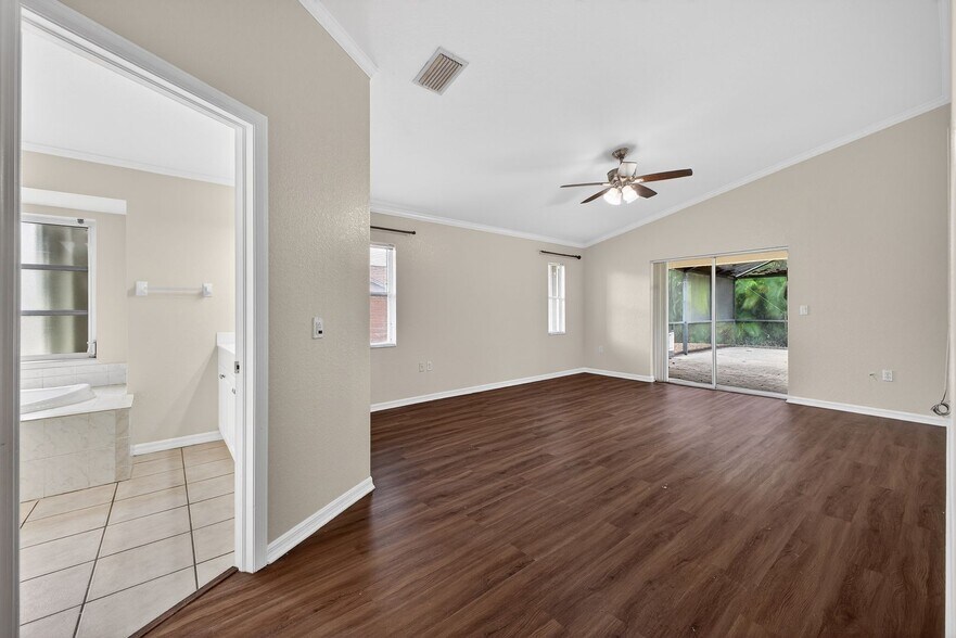 Building Photo - Charming 3-Bedroom Home with Private Pool in Buckingham Air Park