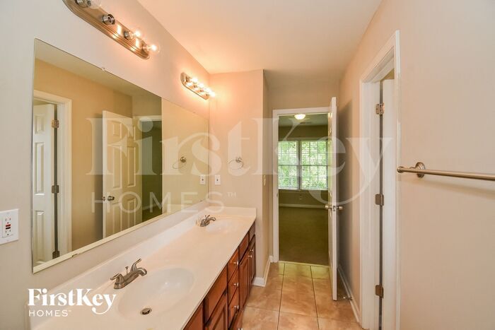 Building Photo - 1107 Charter Oak Ct