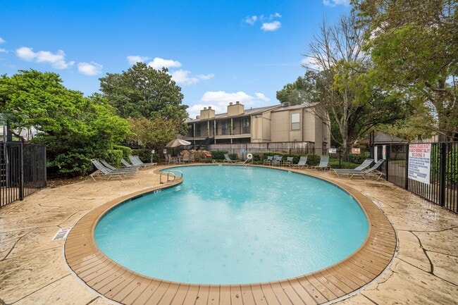 Building Photo - 5711 Sugar Hill Dr