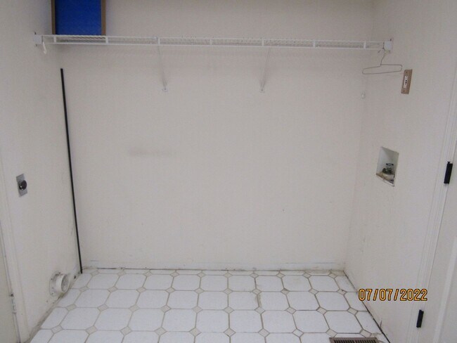 Building Photo - 3 bedroom house in Lake Ozark for rent