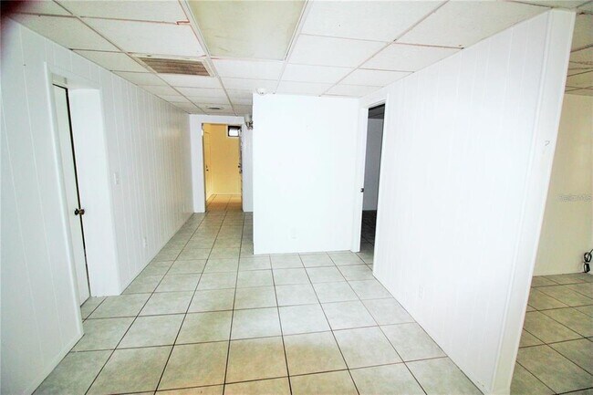 Building Photo - 521 20th St SW