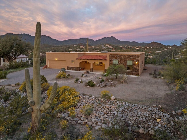 Building Photo - 5190 W Pso Del Barranco