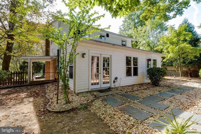 Building Photo - 5612 Eastbourne Dr
