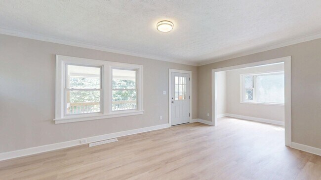 Building Photo - 4528 Rainbow Rd