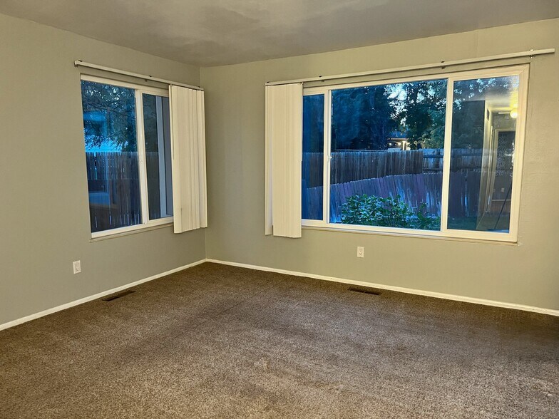 Building Photo - 7935 Chase Cir