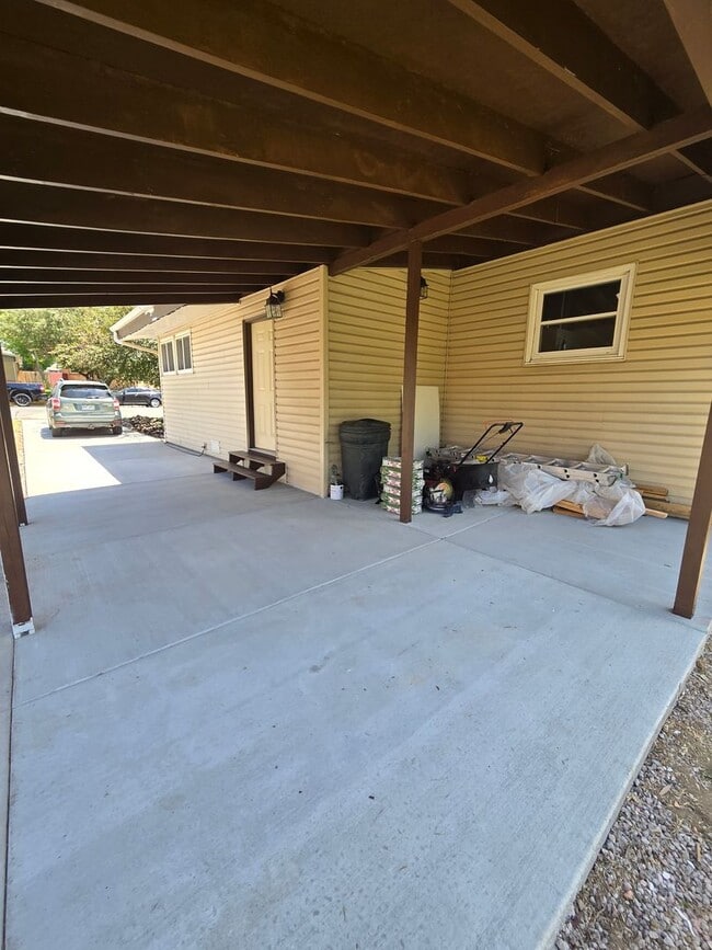 Building Photo - Move in Ready Ranch home in Westminster