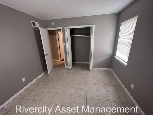 Building Photo - 4180 Kerwin Dr