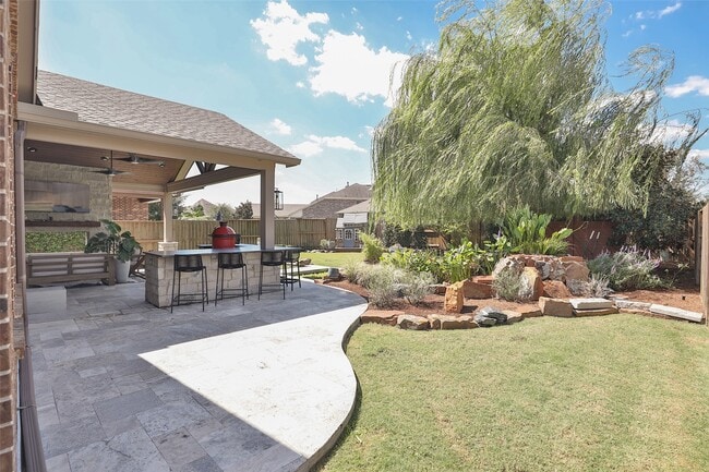 Building Photo - 2215 Tonkawa Trl