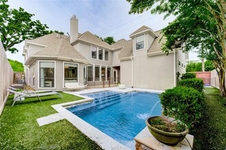 Building Photo - 1403 Wakefield Dr