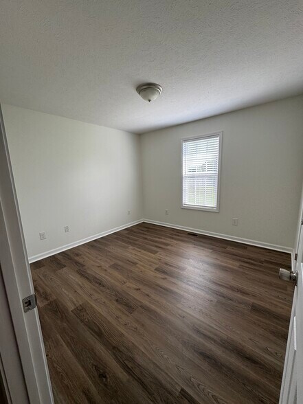 Building Photo - 7901 Hilham Rd