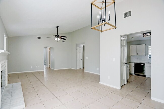 Building Photo - 5106 Spring Cir Dr