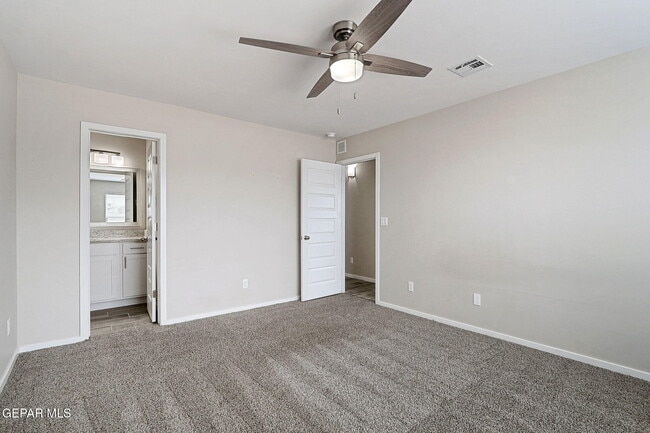 Building Photo - 841 Paseo Drusy Pl
