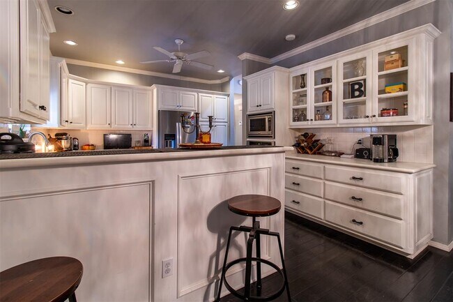 Building Photo - 2812 SW 109th St