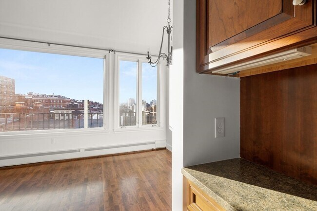 Building Photo - 32 Hancock St