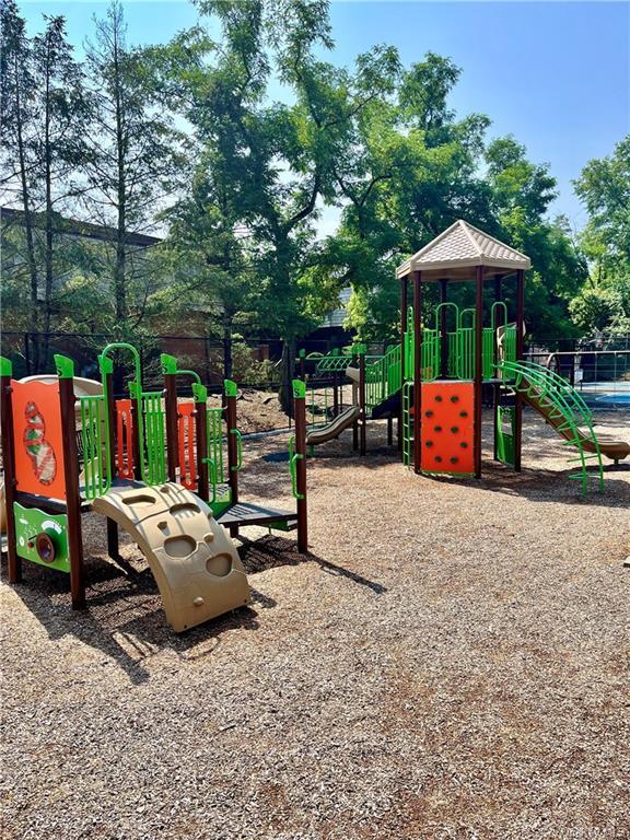 Building Photo - 40 Heritage Dr