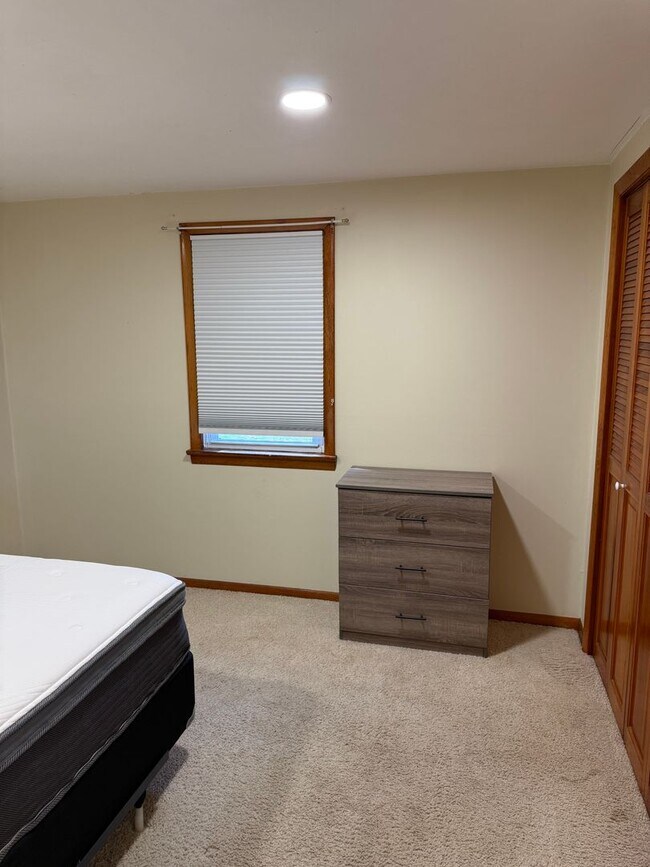 Building Photo - 558 Shippensburg Rd