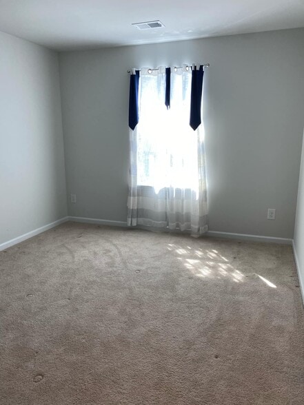 Bedroom 3 - 9824 English Elm St