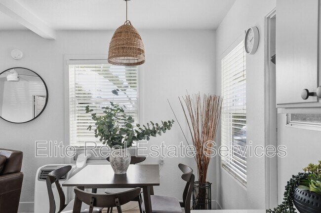 Building Photo - 2606 Juan St