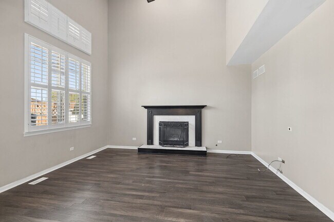 Building Photo - 384 Otto Dr