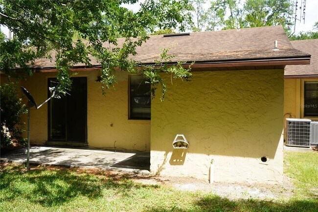 Building Photo - 3418 NW 21st Dr