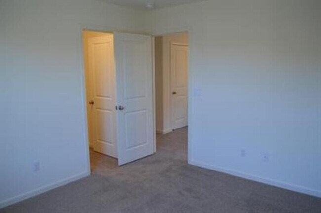 Building Photo - 389 Shafer Ave