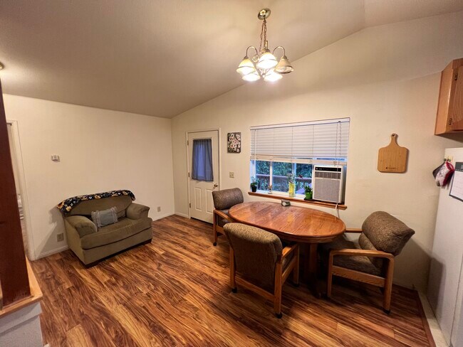 Building Photo - 21896 Fallview Dr
