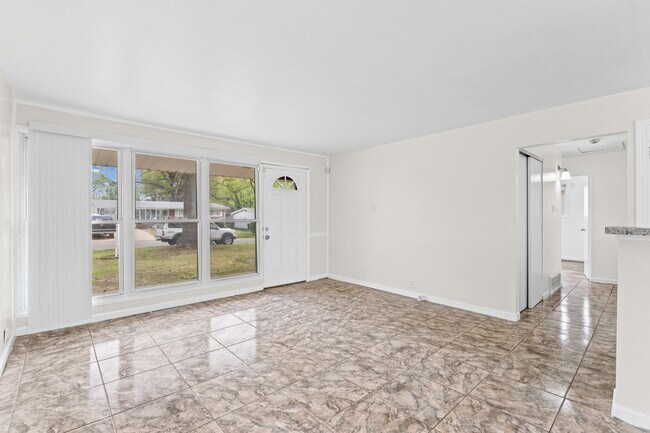 Building Photo - Newly Renovated 3BR + Finished Basement