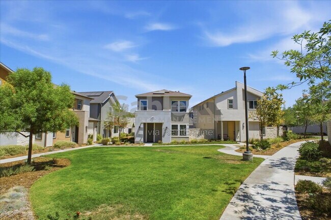 Building Photo - 27477 Boulderview Way