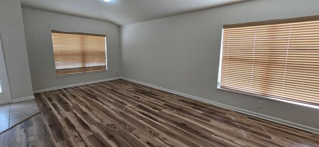 Building Photo - 3930 SW 57th Terrace