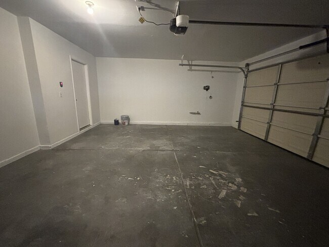 Building Photo - 4156 Abrams Ave