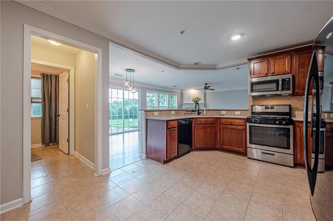 Building Photo - 300 Balaban Cir