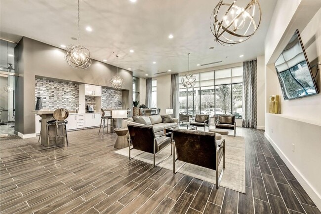 Building Photo - 101 S Center St