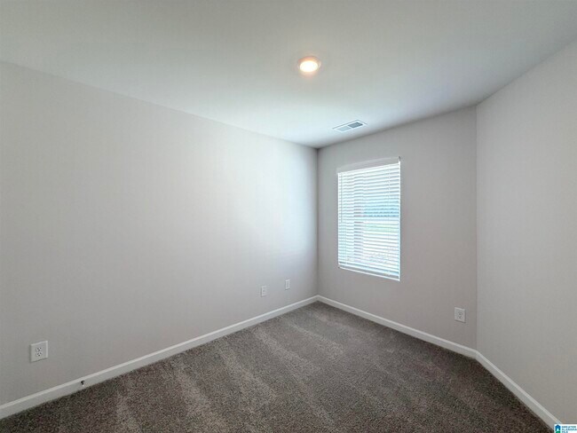 Building Photo - 174 Hill Ln