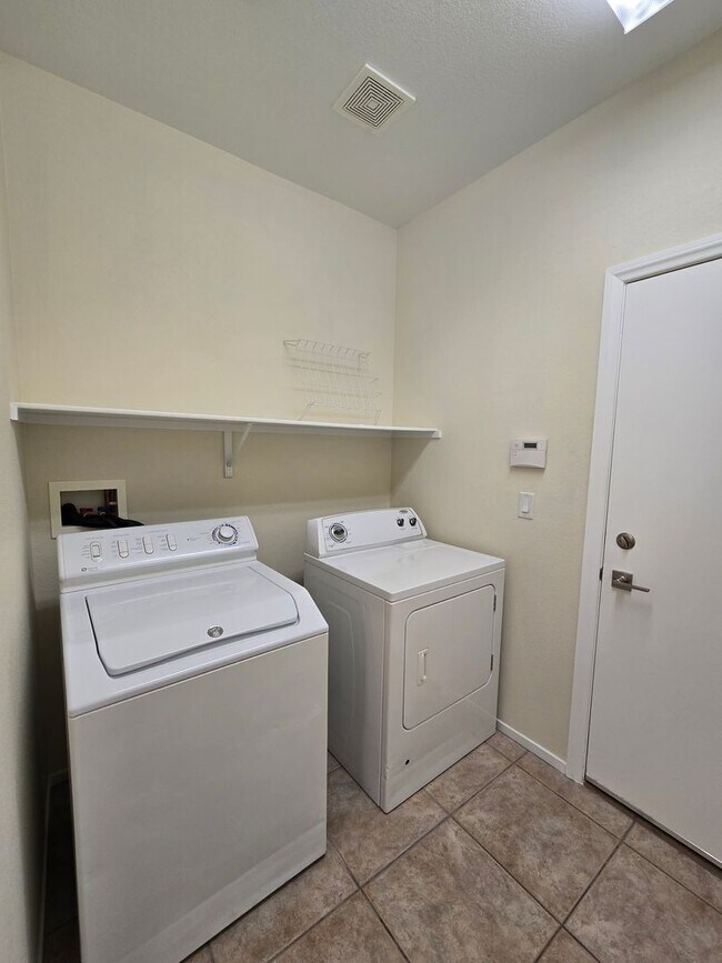 Building Photo - A Fabulous Single Story Home In Summerlin