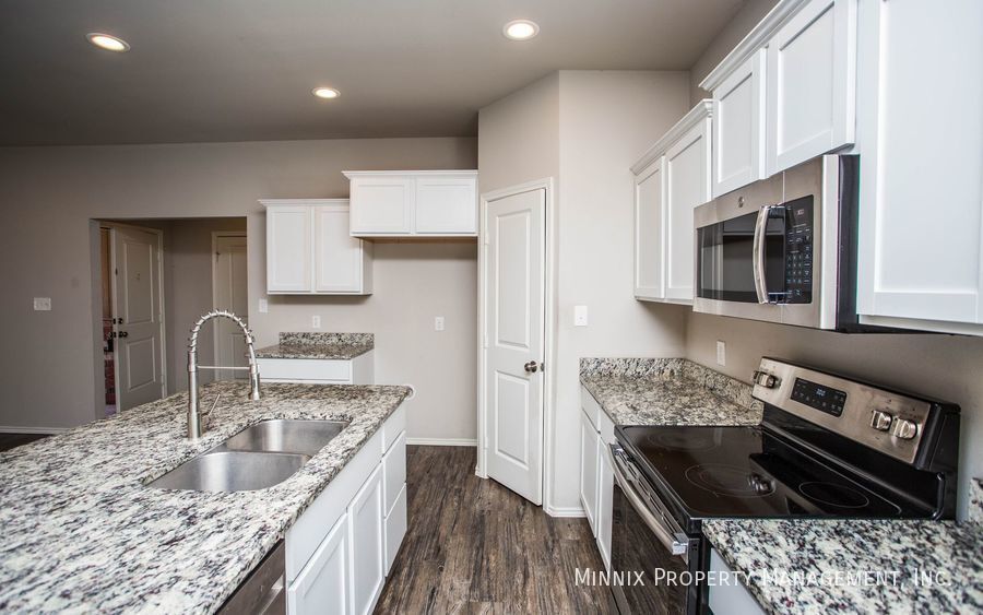 Building Photo - 1713 102nd St