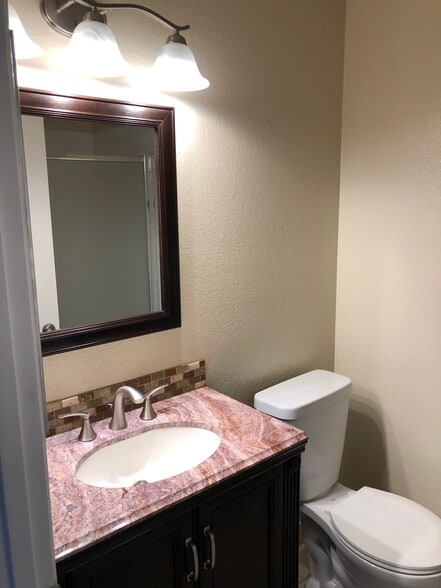 Building Photo - 2698 Westberry Dr