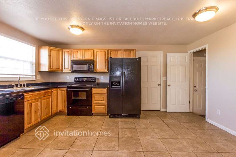 Building Photo - 1497 S Andes Way