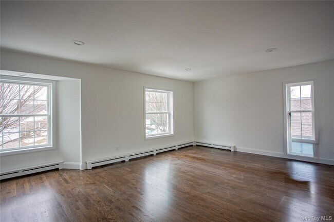 Building Photo - 451 E Pine St